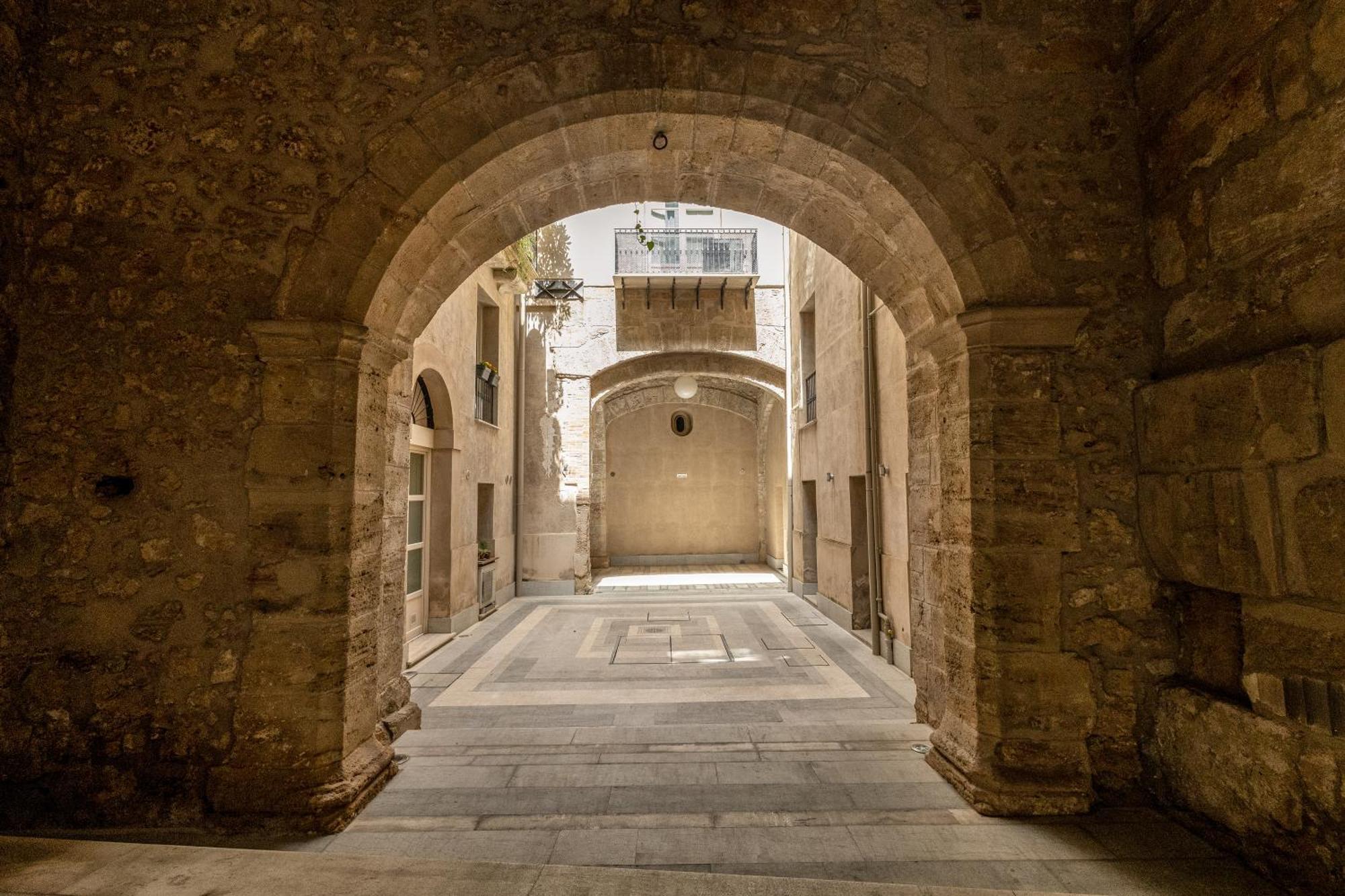 Tomasi Apartment Palermo Buitenkant foto