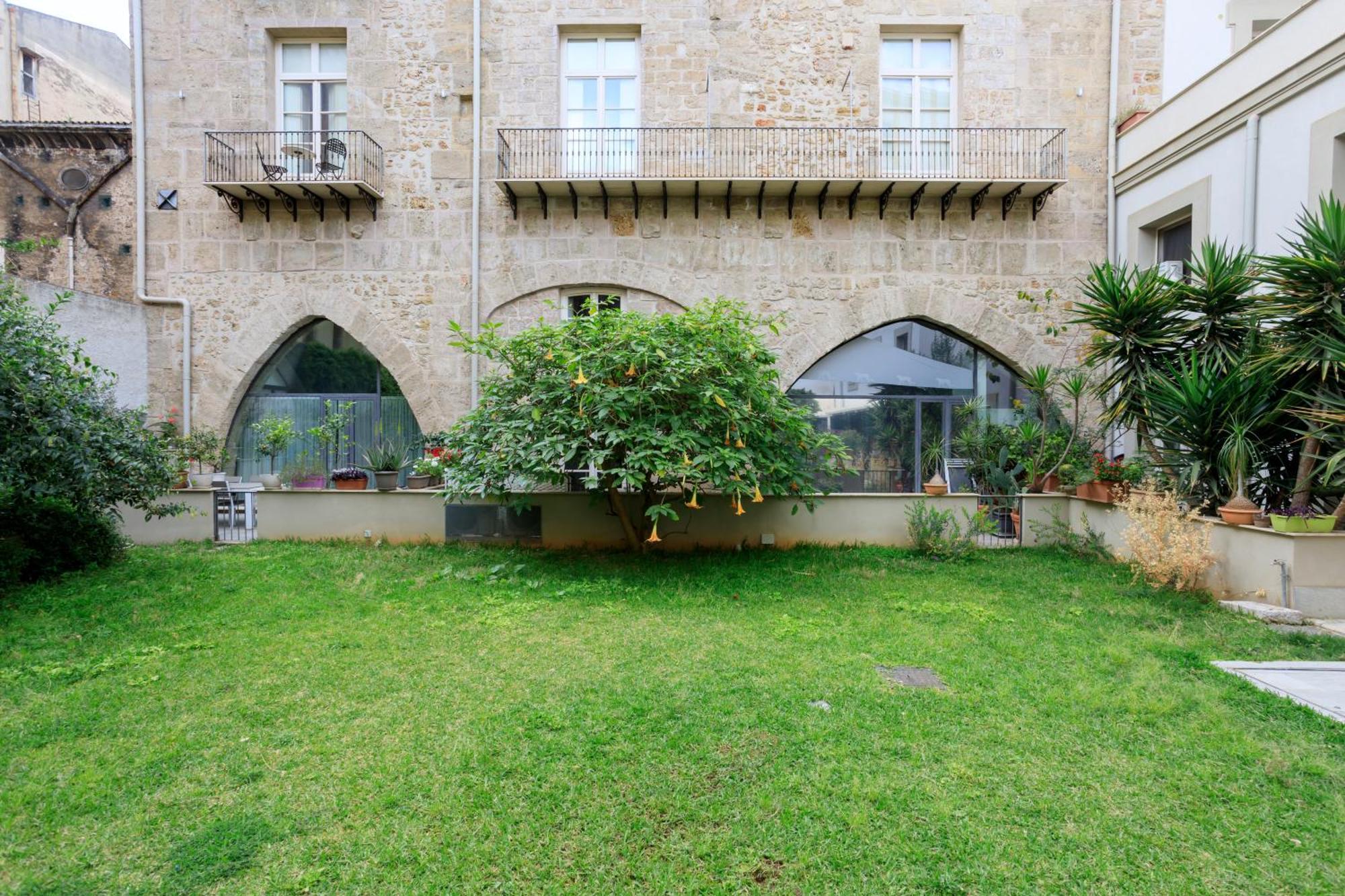 Tomasi Apartment Palermo Buitenkant foto